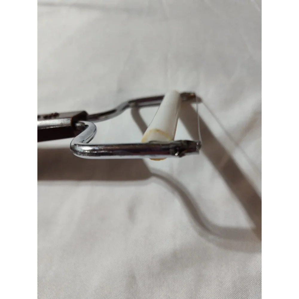 Travco brown daisy cheese slicer movie prop MCM FLAWS